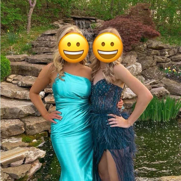 Sophia Thomas Homecoming/Prom Dress - 00 - Picture 2 of 4